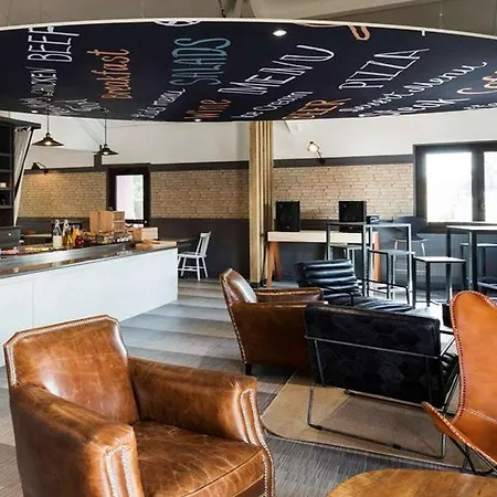 Bordeaux Cadera Aeroport מלון 3*