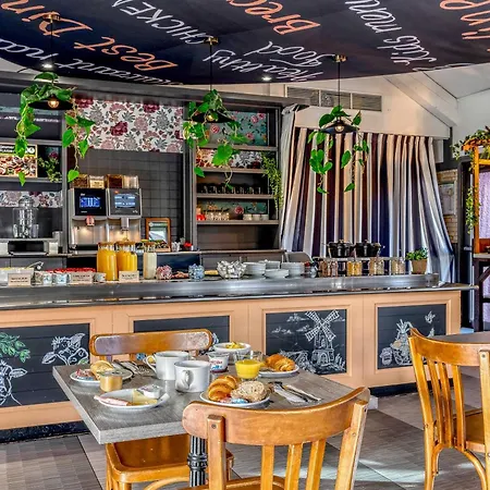 Bordeaux Cadera Aeroport מלון