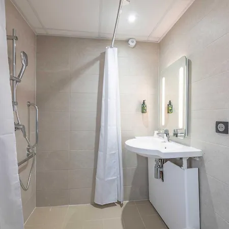 Ibis Bordeaux 3*