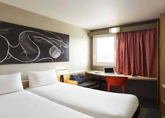 Готель Bordeaux Cadera Aeroport 3*