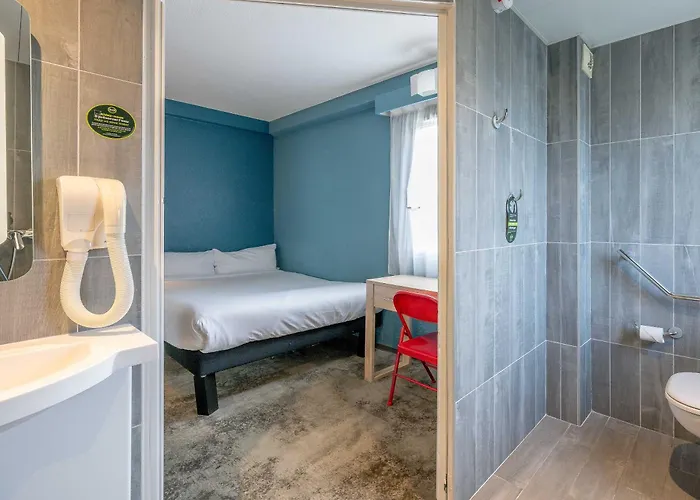 Готель Bordeaux Cadera Aeroport 3*