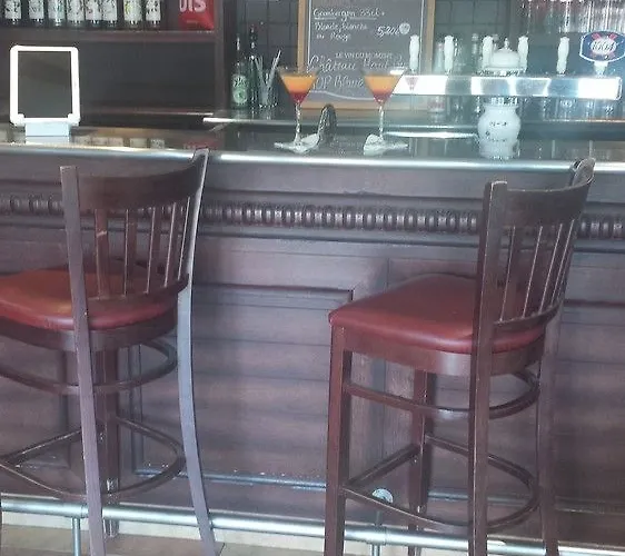 Готель Bordeaux Cadera Aeroport