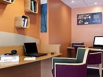 Bordeaux Cadera Aeroport Готель Мериньяк